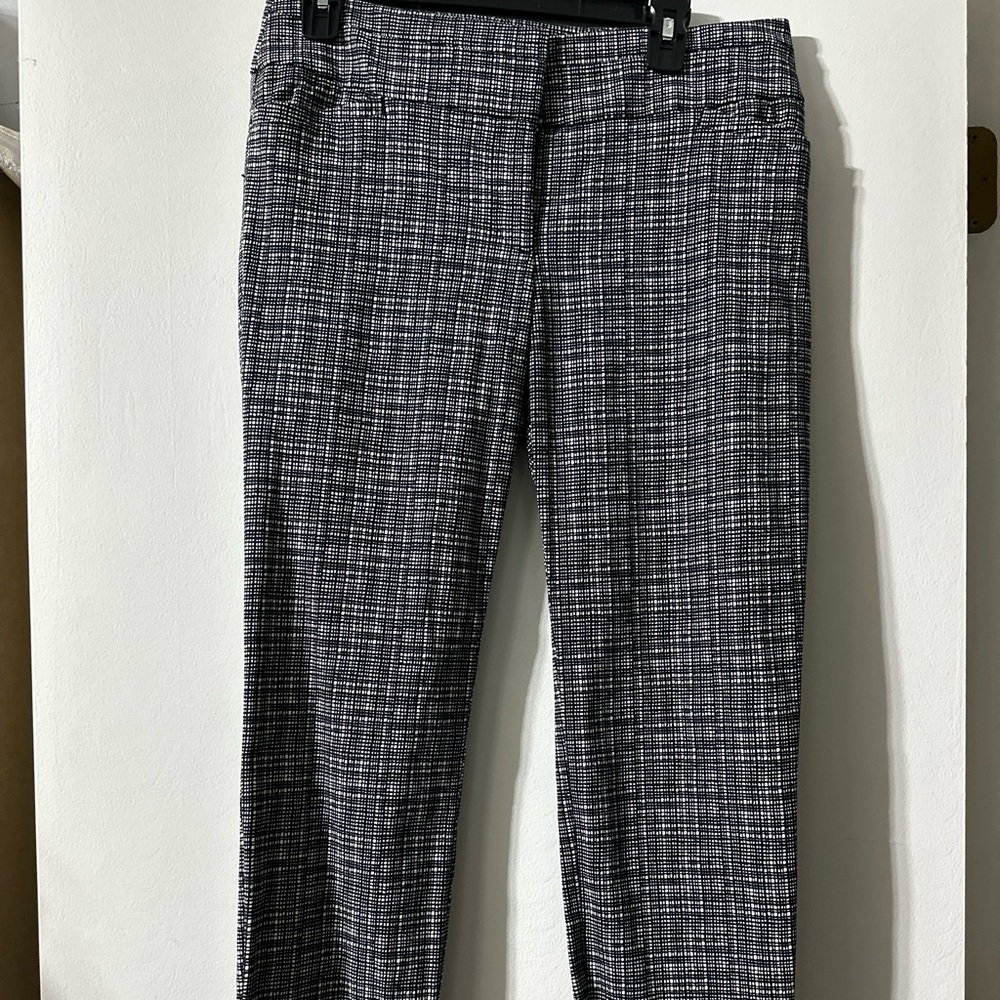Loft Julie skinny fit (curvy) women black and white pant size 6